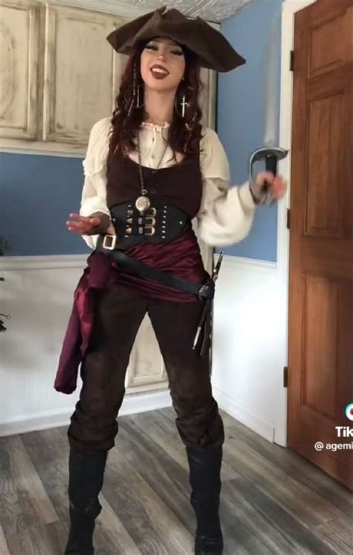 Pin by M on Piratas del Caribe in 2021 Pirates of the caribbean