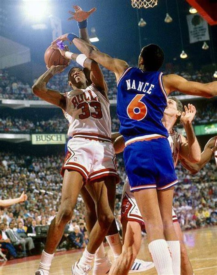 Pin by retaw on Scottie Pippen Scottie pippen, Basketball photos, Nba