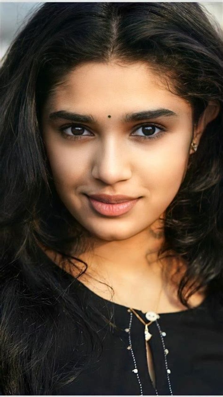 Pin by Srujan srujan on CUTE Indian girl in 2021 Asian beauty girl