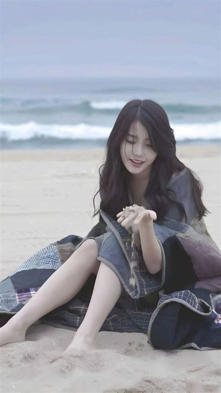 Pin on wallpaper IU