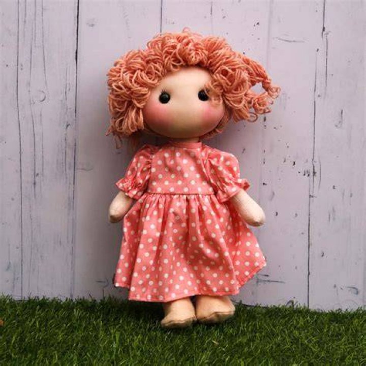 Pinky Doll Who We Are