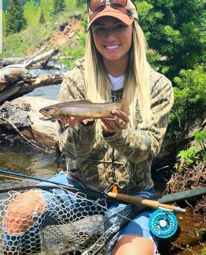 Pinterest Fishing women, Fishing girls, Women