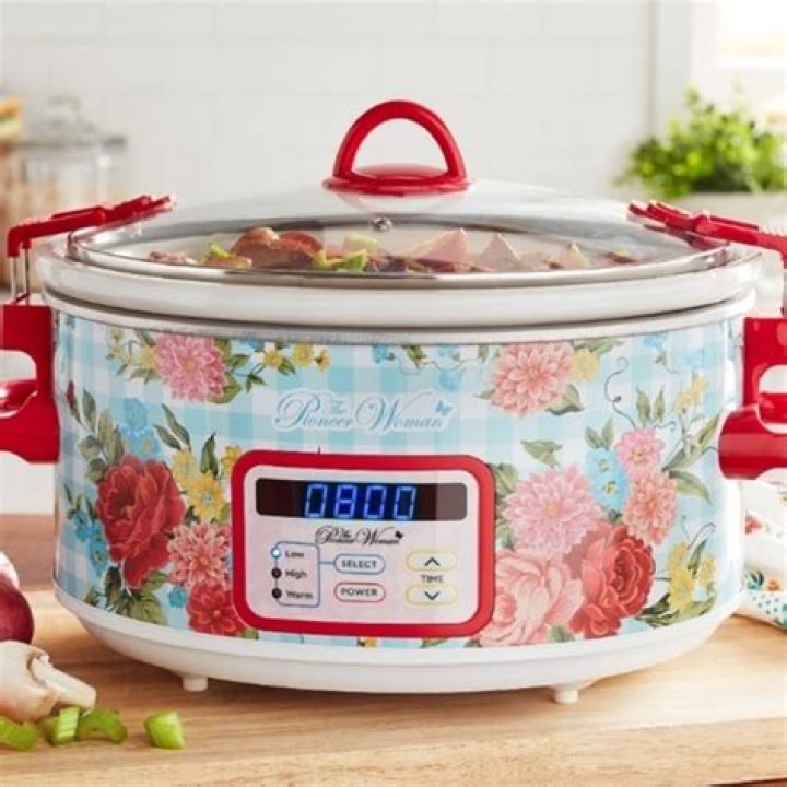 Pioneer Woman Crock Pot Recall Ree Drummond Loves To Make These 10