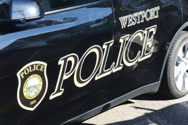 Police Westport man crashes on Longshore Golf Course, flees scene