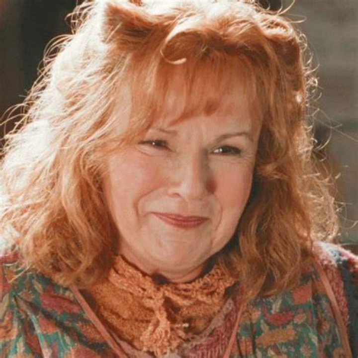 Portrait of Molly Weasley &mdash; Harry Potter Fan Zone