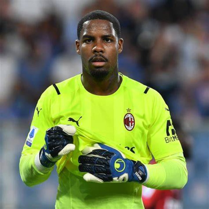 Profil Biodata Mike Maignan, Si Elang Ajaib AC Milan Yang Tepis