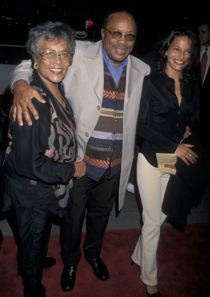 Quincy Jones Wife Producer Honors Late Ex Peggy Lipton