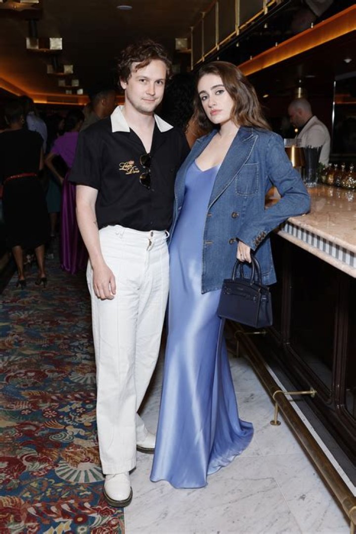 Rachel Sennott Dating History, Instagram, Boyfriend, Instagram, Parents