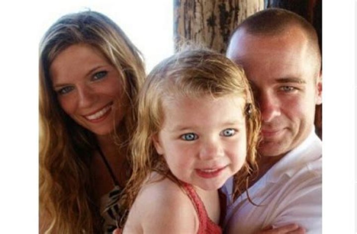 Raegan Revord Parents Holly Revord And Ryan Phillippe Wiki