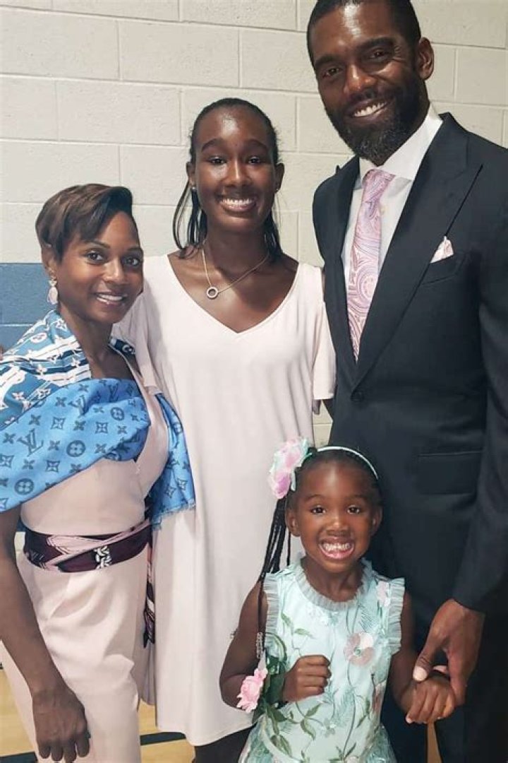 Randy Moss Family With Daughter,Son and Wife Lydia Moss 2020 in 2020