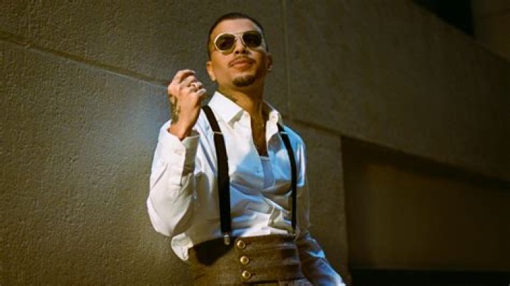 Rauw Alejandro Finally Drops &lsquo;Caprichoso&rsquo; Music Video & Fans Are Here