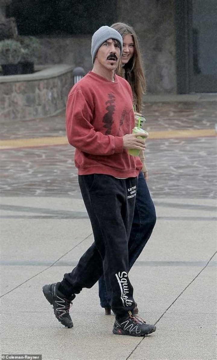 Recent Controversy Anthony Kiedis Dating A 19YearOld