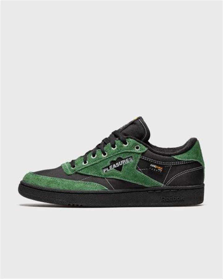 Reebok Reebok x PLEASURES Club C 85 black/pine green/black SUBTYPE