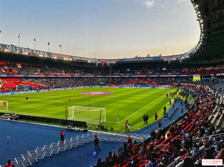Reports Paris SaintGermain ready to pounce if Vinicius Junior seeks