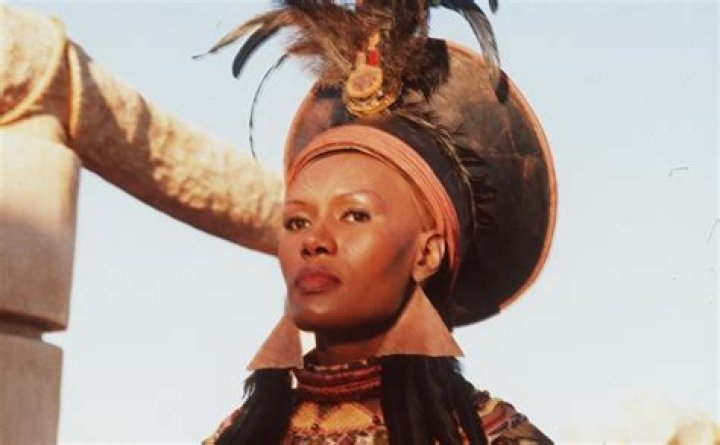 Revealed! See the first African bootylicious lady According to Guinness