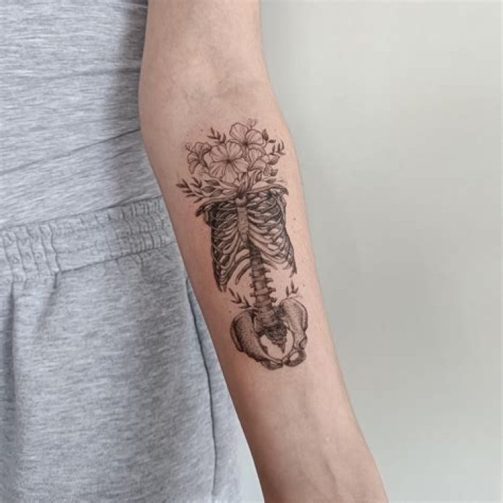 rib cage flower tattoo Flower tattoo, Tattoos, Ribcage tattoo