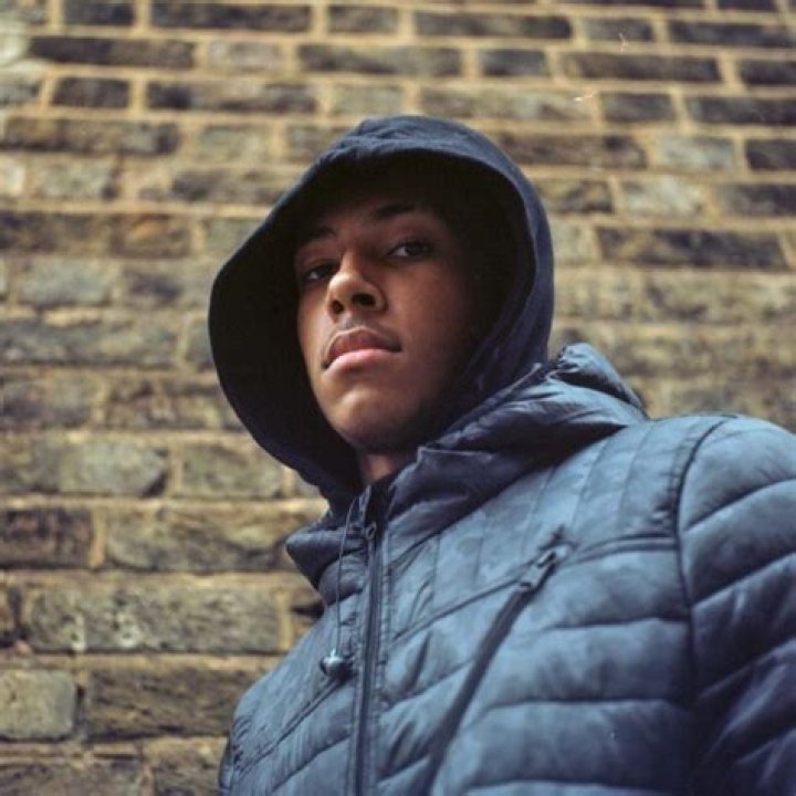 Rising grime star Yizzy highlights knife violence in haunting video