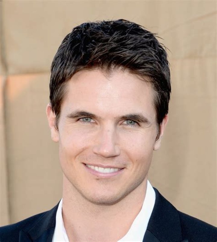 Robbie Amell Wiki Arrowverso FANDOM powered by Wikia