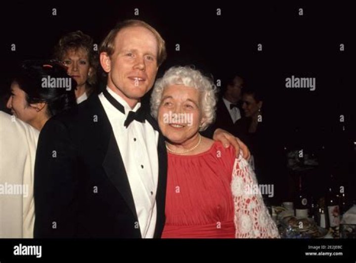Ron Howard with his mother Jean Speegle Howard 1990f9636 Credit Ralph