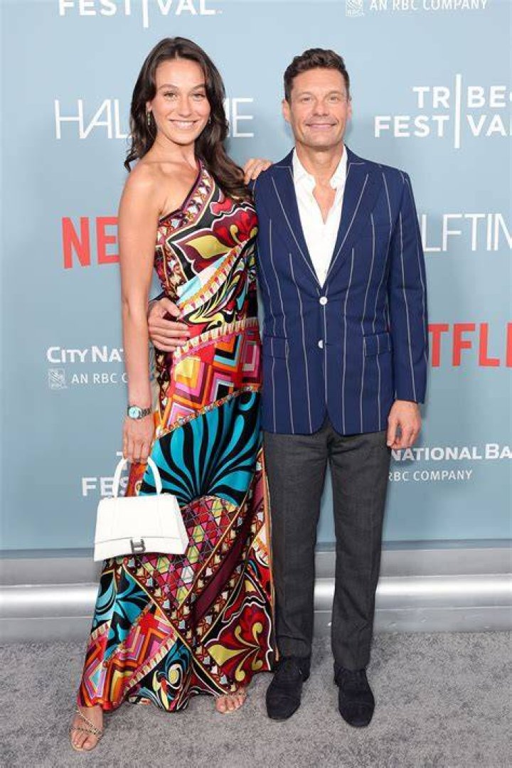 Ryan Seacrest Makes Red Carpet Debut with Girlfriend Aubrey Paige