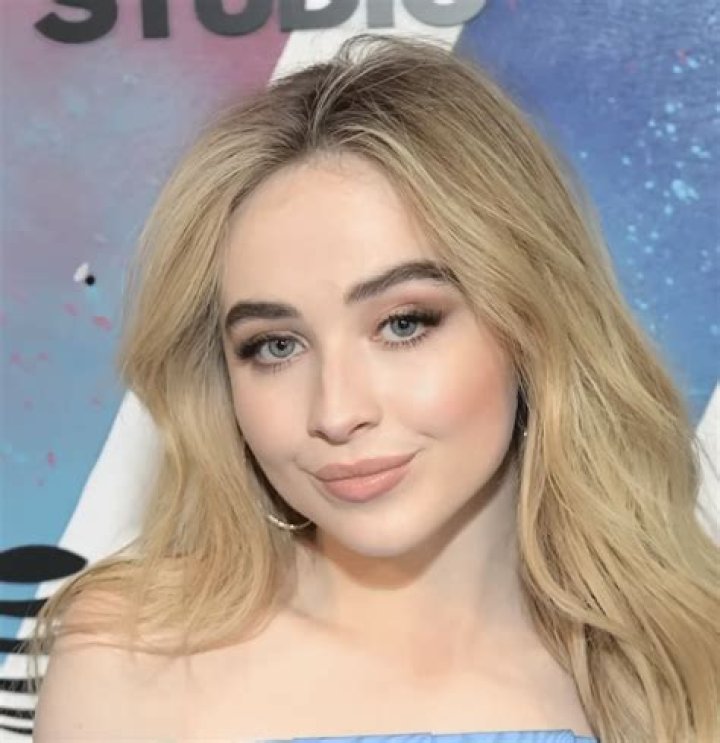 Sabrina Carpenter Age, Net Worth, Boyfriend, Family and Biography