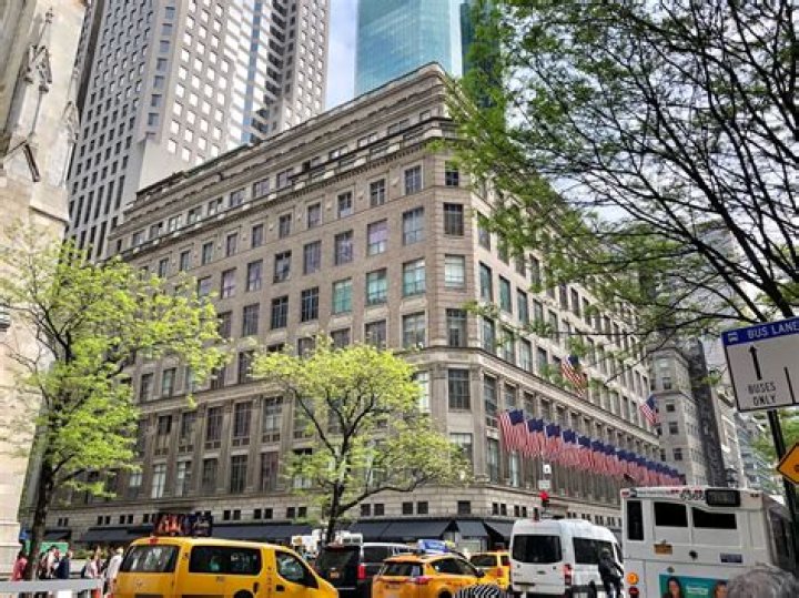 Saks Fifth Avenue proposes casino atop flagship store in Midtown 6sqft