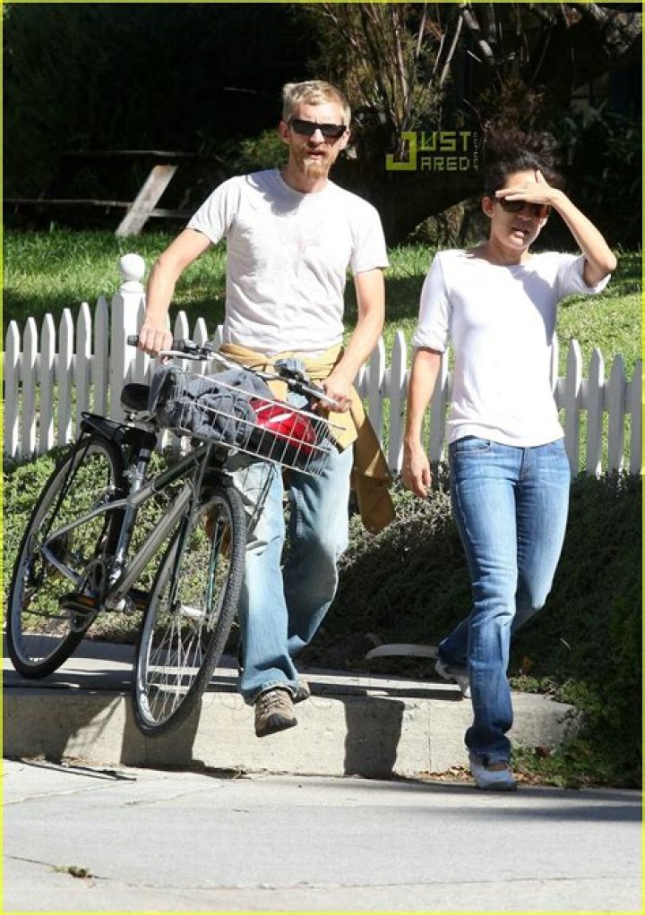 Sandra Oh boyfriend Is the Grey's Anatomy's star in a relationship