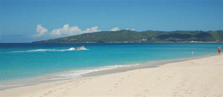 Sandy Point Beach, St. Croix in 2022 Beach, Sandy point, Outdoor