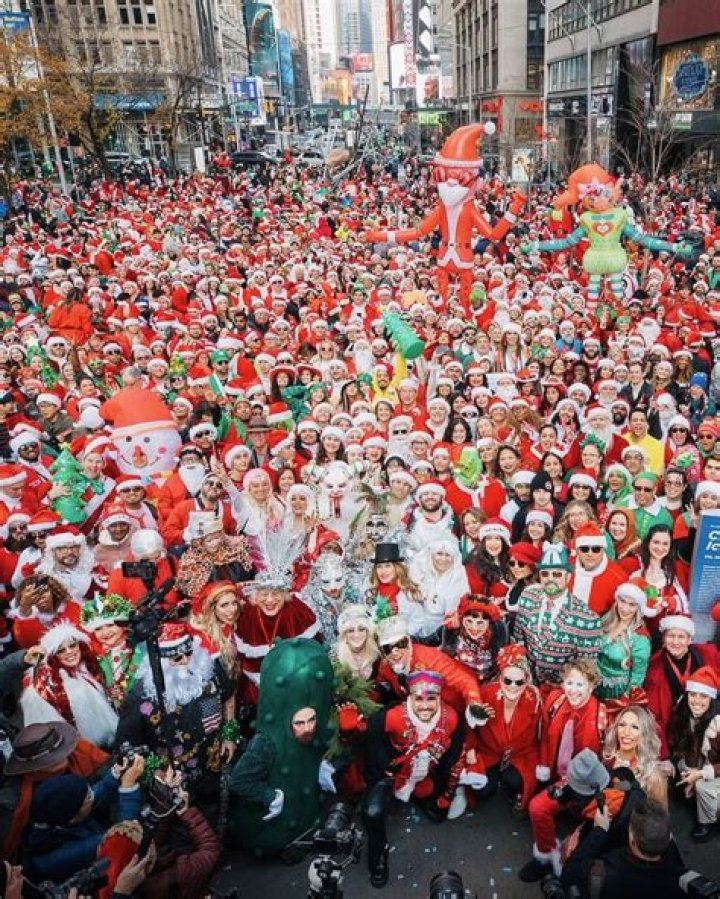 SantaCon NYC 2023 EVERYTHING to Know (or How to AVOID it)