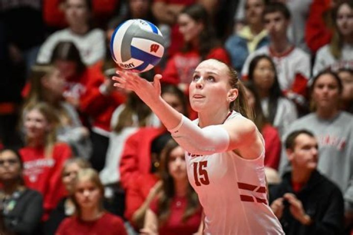 Sarah Dodd Volleyball Wisconsin Badgers