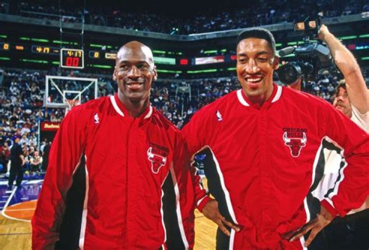Scottie Pippen Pours Water On Michael Jordan Beef