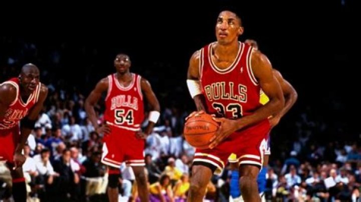 Scottie Pippen teams up with Bay Area winemaker to release DIGITS bourbon