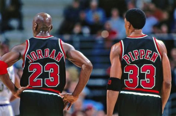 Scottie Pippen Vs Michael Jordan Photograph Scottie Pippen Vs Michael