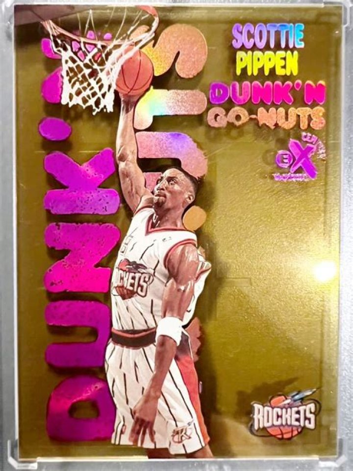 Scottie Pippen with monster dunk of one of the greats Clyde the glide