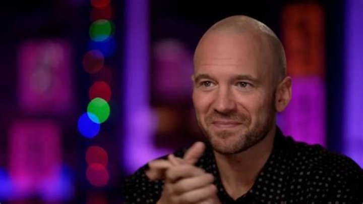 Sean Evans's Net Worth Plus His Girlfriend Insights