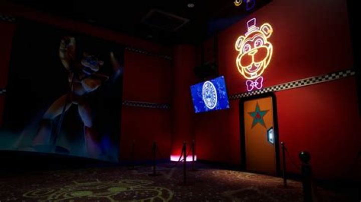 Security Breach in Real Life (Cosplay) Five Nights At Freddy's Amino