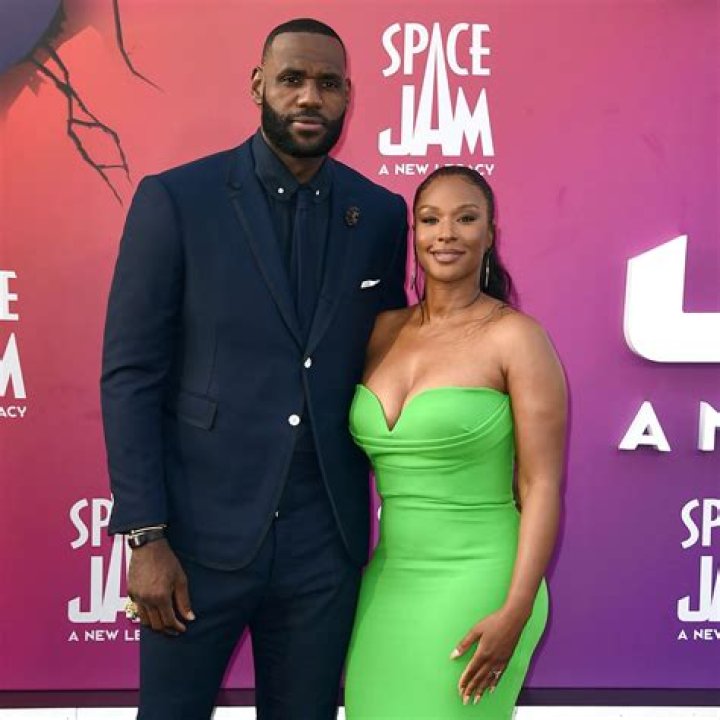 See LeBron James and Wife Savannah&rsquo;s Sweetest Moments With Their 3 Kids