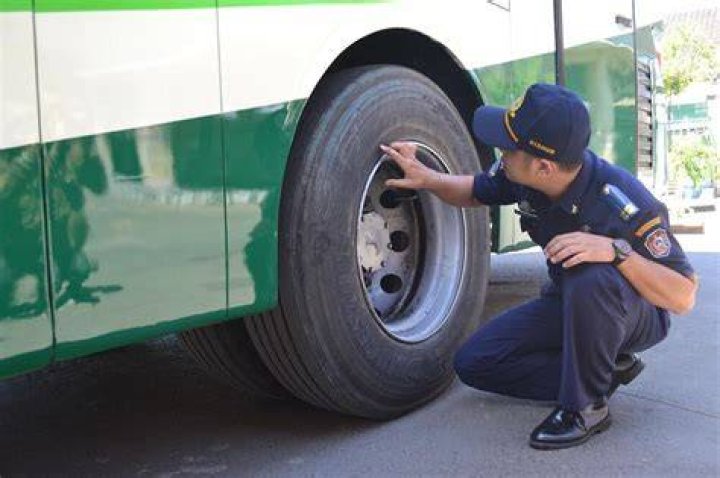 Segini Biaya Yang Diperlukan Buat Ganti Ban Bus, Ada Yang Seharga Motor