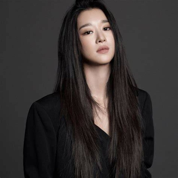 Seo Ye Ji 'Đi&ecirc;n th&igrave; c&oacute; sao' c&oacute; v&ograve;ng eo 'si&ecirc;u thực' nhưng từ chối mặc