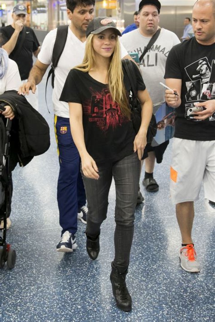 SHAKIRA at Miami International Airport 05/18/2016 HawtCelebs