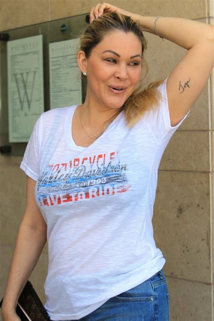 SHANNA MOAKLER Out Shopping in Beverly Hills 07/18/2017 HawtCelebs