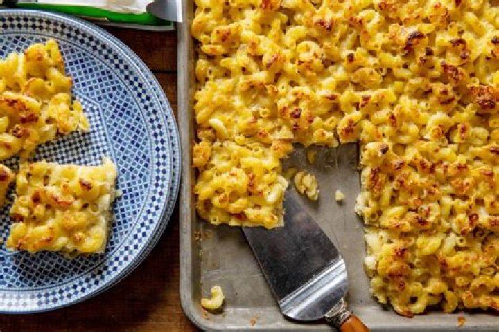 Sheetpan Macaroni and Cheese Squares &mdash; The Mom 100