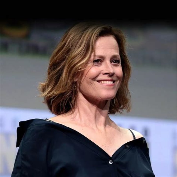 Sigourney Weaver Net Worth Bio Height Family Age Weig vrogue.co