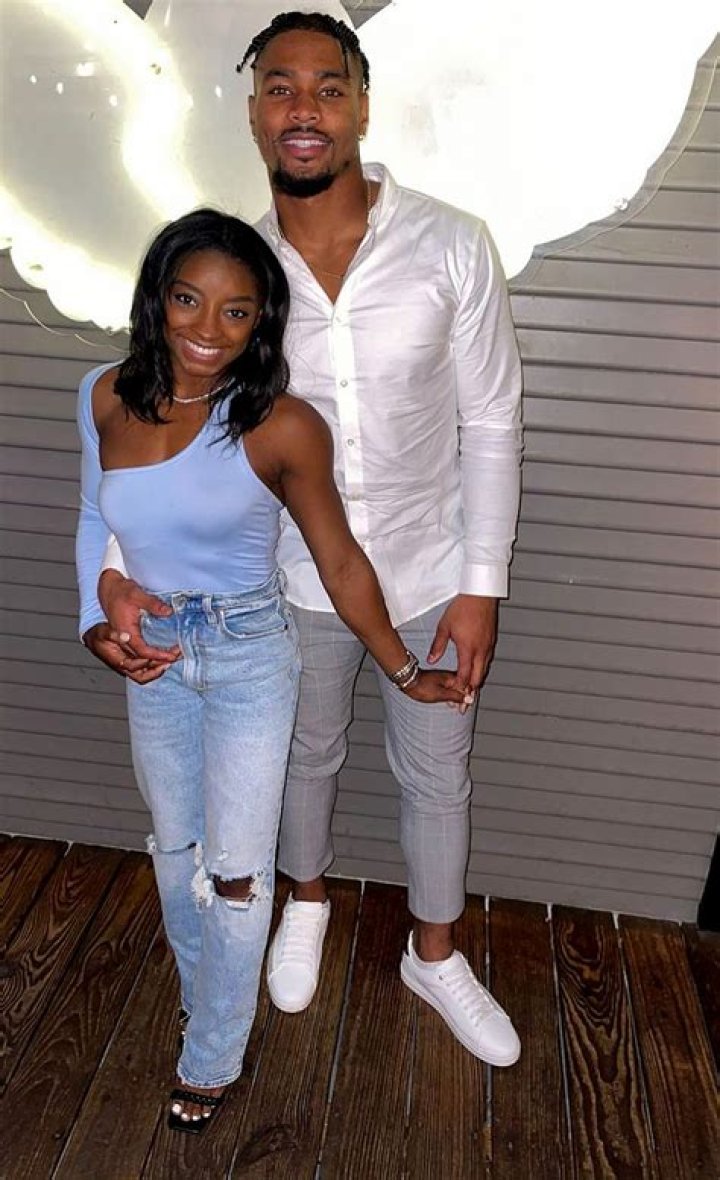 Simone Biles Shares Date Night Pics with Jonathan Owens