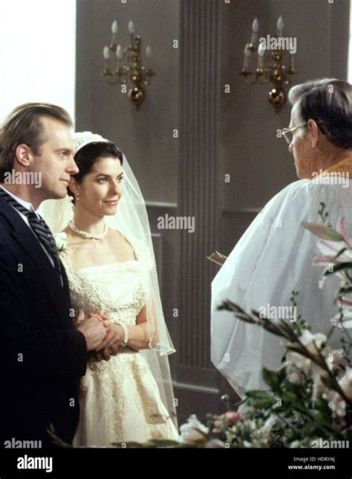 SISTERS, Stephen Collins, Sela Ward in episode 'War & Peace Part 1 & 2
