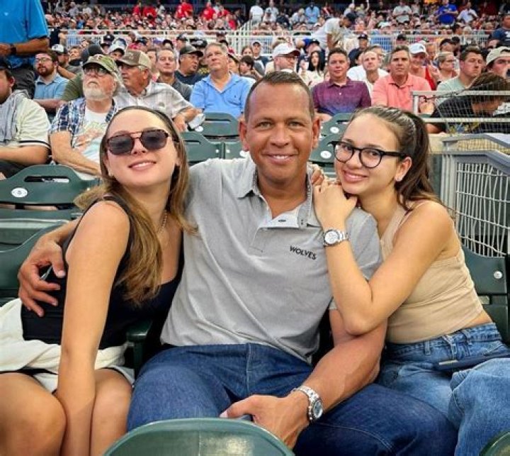 Sixto Rodriguez Daughter Who Are Eva Regan And Sandra