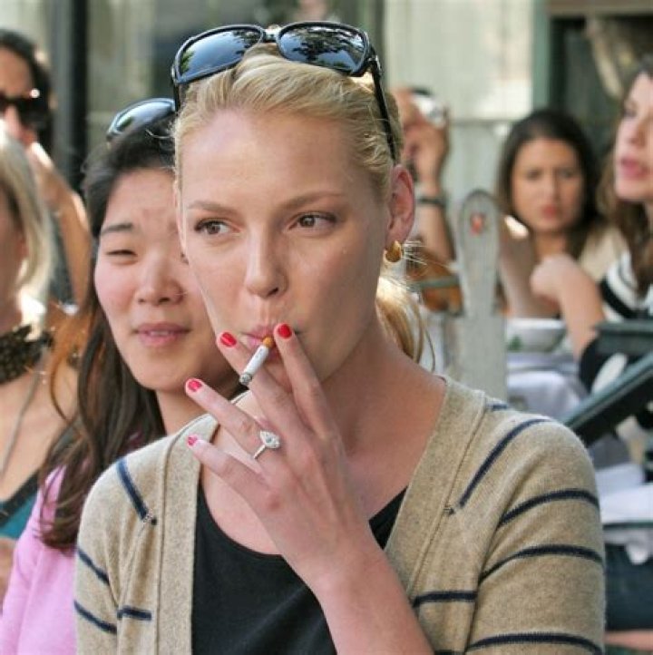 Smoke it! 20 Surprising Female Celebrity Smokers
