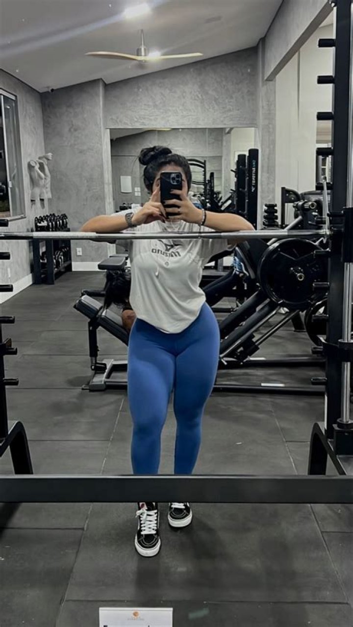 Sneaky gym selfie 😋 wearing echt_apparel Ejercicios, Selfies