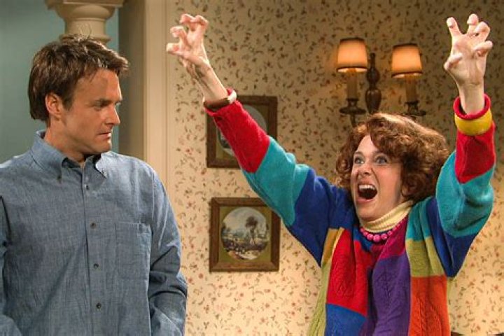 SNL ladies Kristen Wiig, Sarah Silverman, and Amy Poehler reunite for