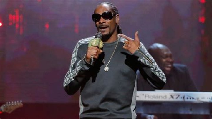Snoop Dogg album photo appears to show Trump corpse in a Fox News